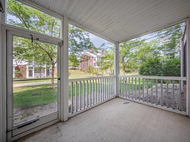 953 E Summerfield Glen Cir — Photo 4