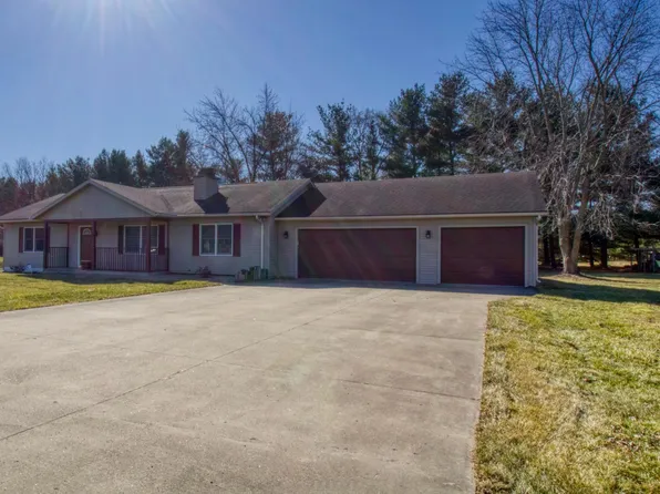 99 Ems D22 Ln, Syracuse, IN 46567