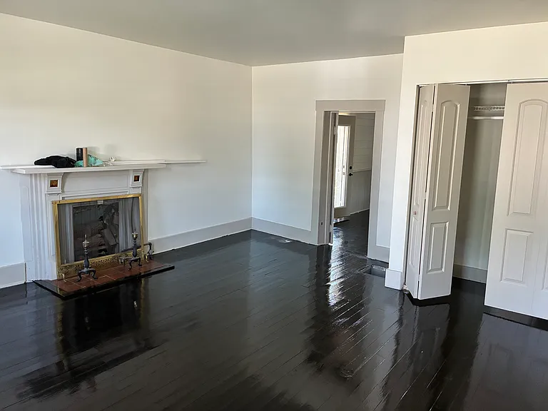 122 S Main St — Photo 21