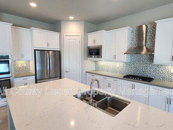 4th image of 78987 Yorkville Ln