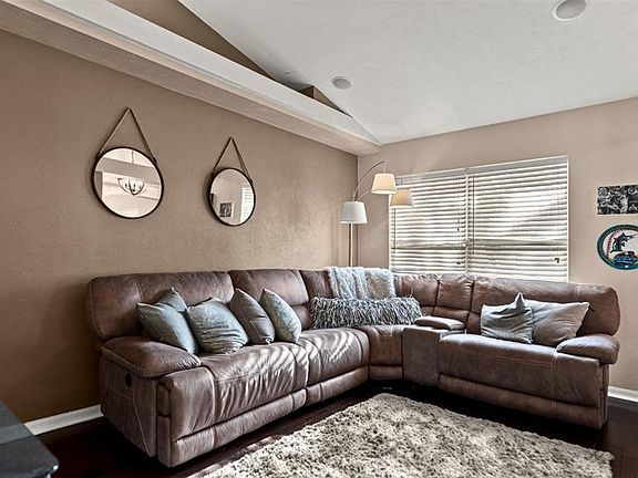 3rd image of 1003 NW 106th St