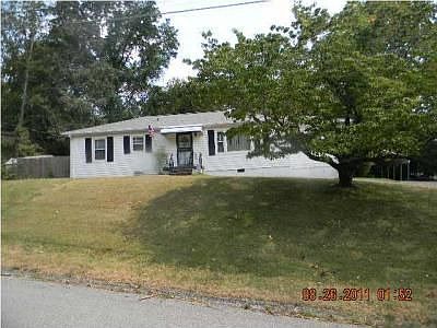3rd image of 1160 Tamarack Trl
