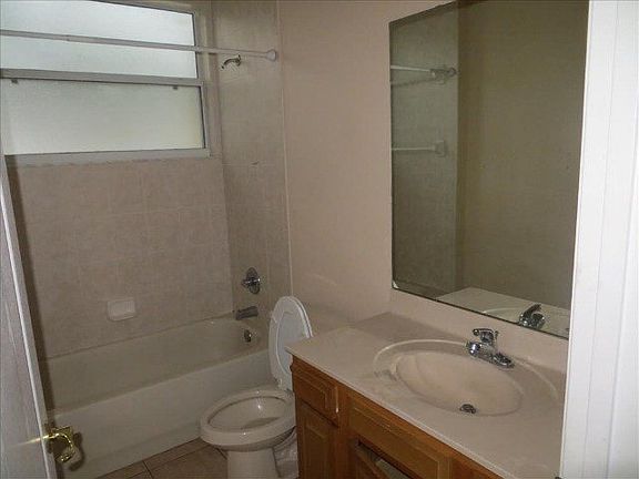 5th image of 2 Roseanne Pl