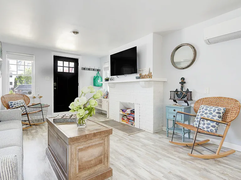 18 N Newark Ave #WINTER RENTAL — Photo 7