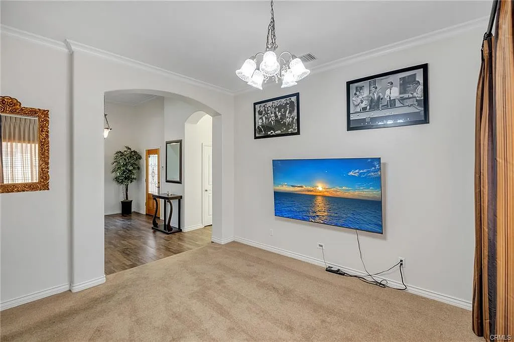 3 bed, 2550 sqft, $3,295 — Photo 4