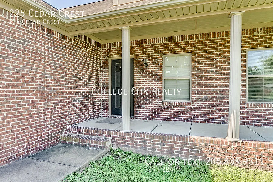 225 Cedar Crest — Photo 3