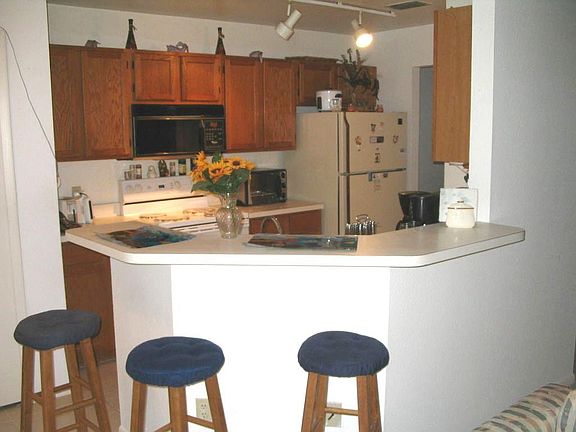 4th image of 2656 Lancaster Ct