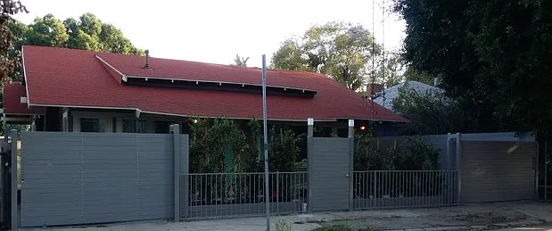 left gate to unit 2 parking