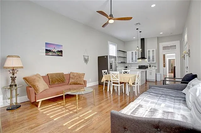2 bed, 2.0 bath, 1075 sqft, $1,800 — Photo 4