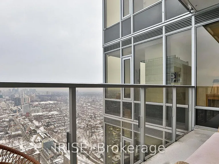11 Yorkville Ave #5702 — Photo 14
