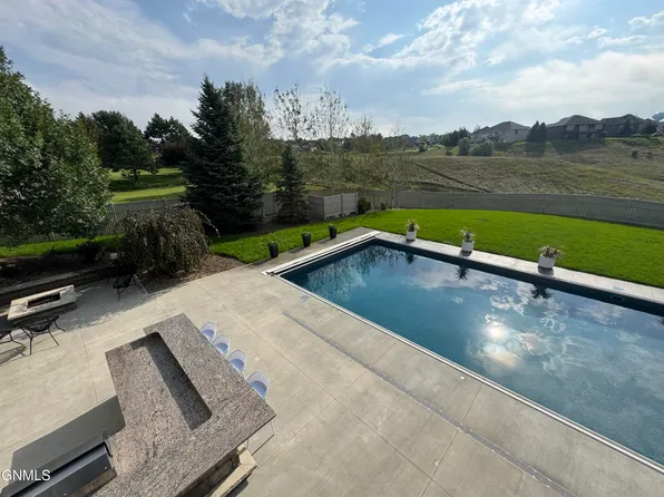 1217 Eagle Crest Loop, Bismarck, ND 58503