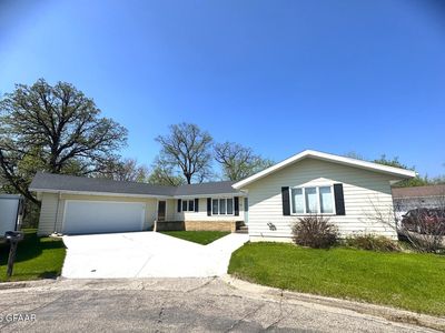 311 Shady Loop, Cavalier, ND, 58220