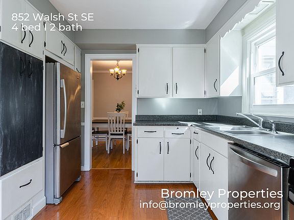4th image of 852 Walsh St SE