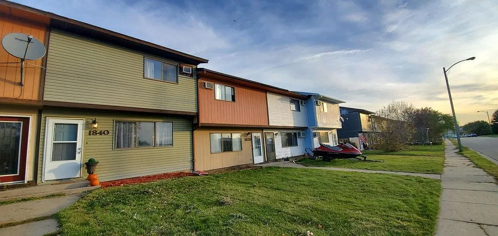 Cute 2br/1ba With Fenced Yard And 1-Car Garage! — Photo 1