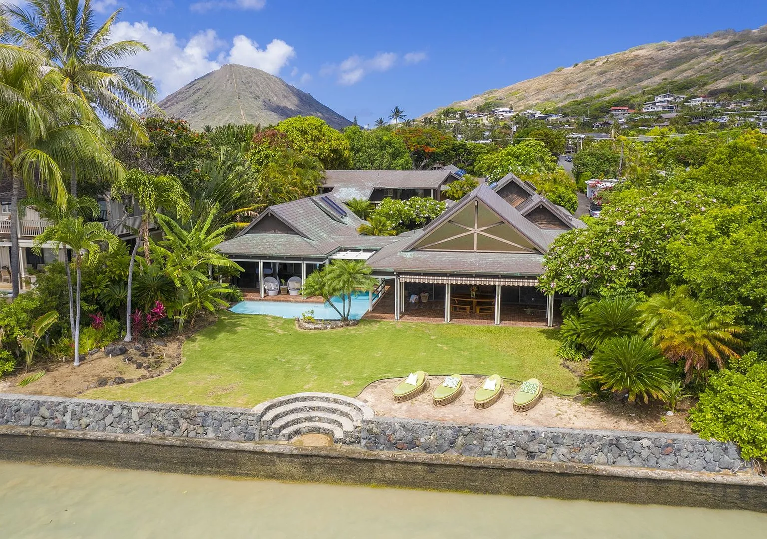 Lavish Oceanfront Estate w/Pool, Spa & AC - Close to Beaches: Maunalua Sunset — Photo 2