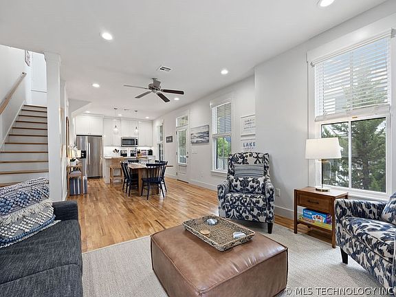 4th image of 43 Center Ln S