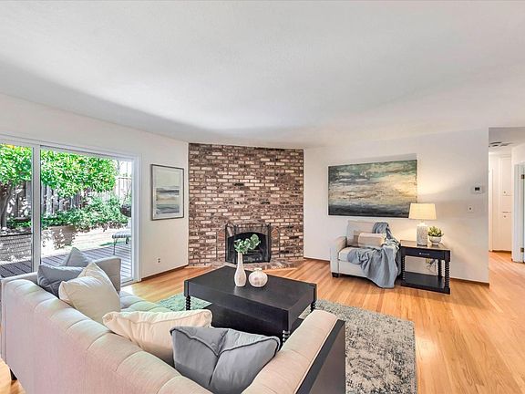 4th image of 6498 Hidden Creek Dr
