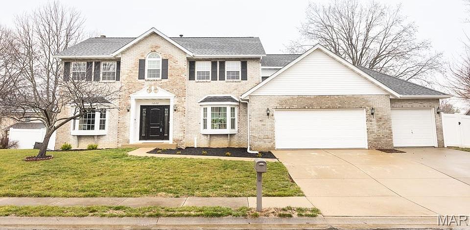 1st image of 1042 Oriole Dr