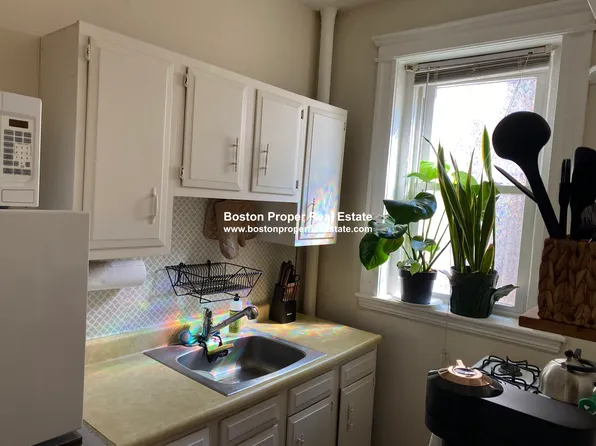 1840 Commonwealth Ave, Brighton, MA