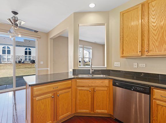 3rd image of 24833 Gates Ct
