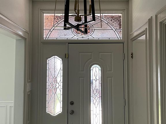 4th image of 513 E Wisteria Ave