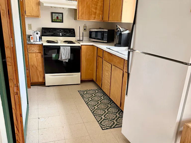 371 Main St — Photo 4