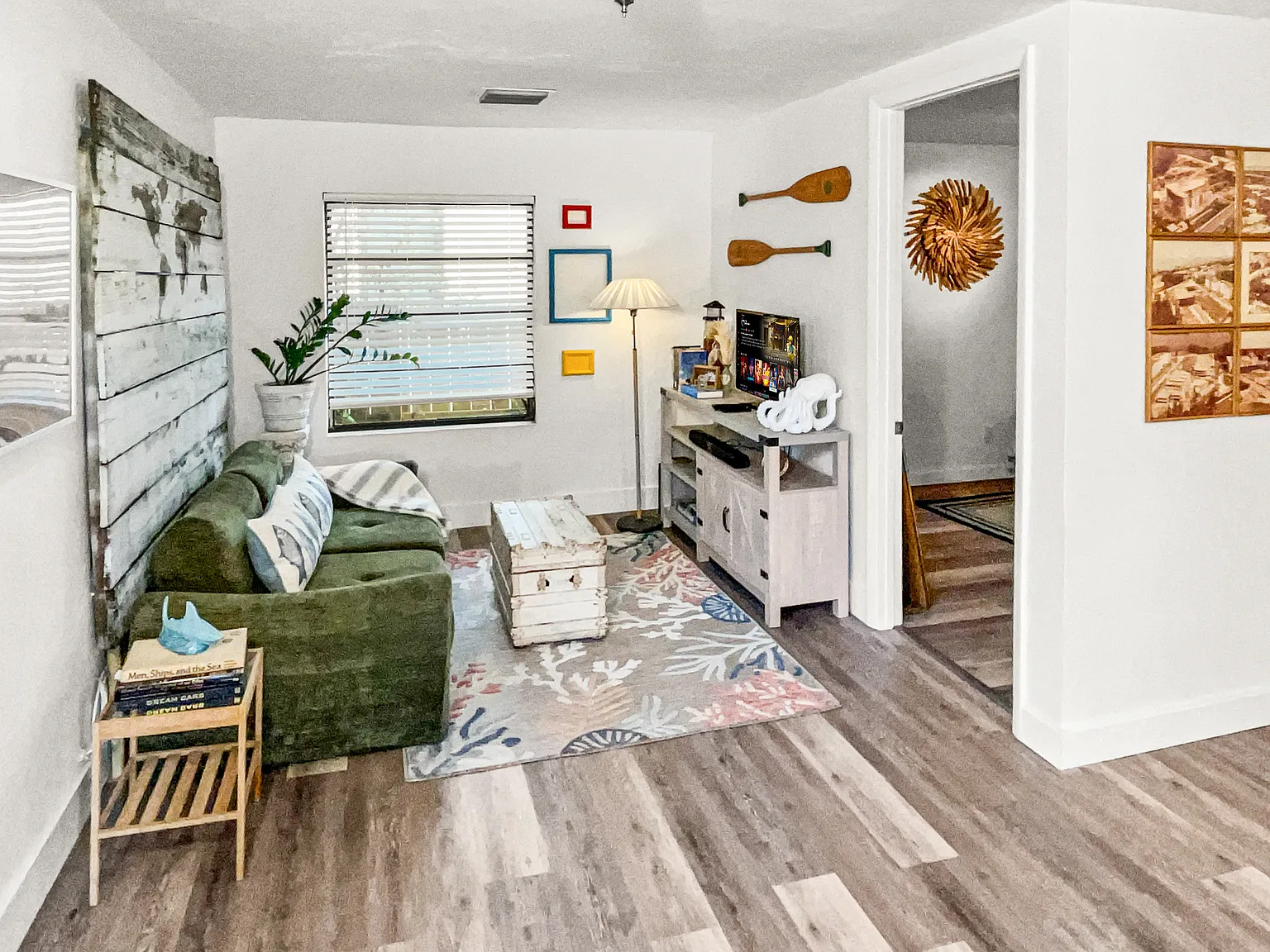 2 bed, 900 sqft, $3,200 — Photo 2