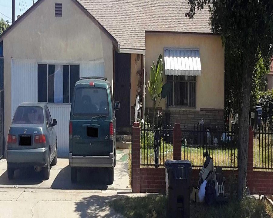 1st image of 402 E 137th St