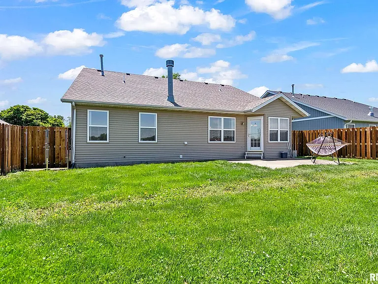 2721 Carl Prairie Dr — Photo 28
