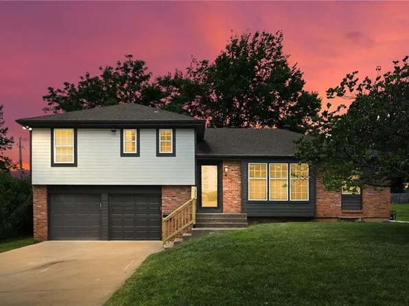 6700 Mastin Dr, Shawnee, KS 66203