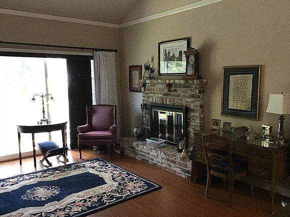 2nd image of 5815 Morgan Pl APT 31