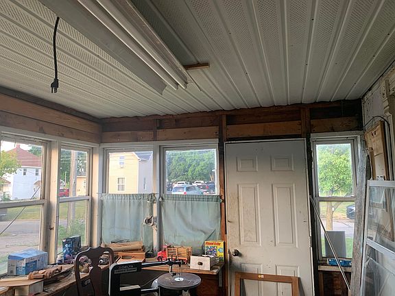 4th image of 111 S Orange St