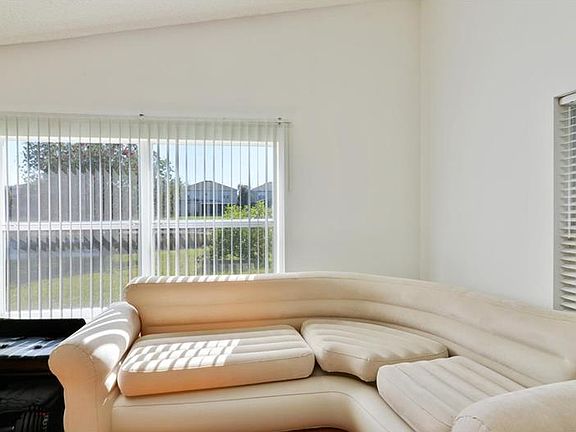 5th image of 2826 Dover Glen Cir