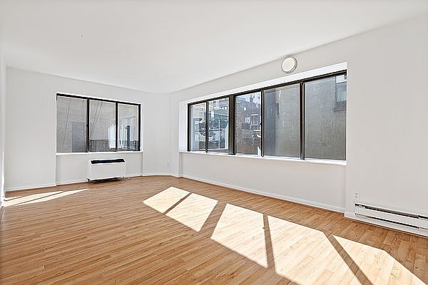 1st image of 160 W 24th St APT 11D