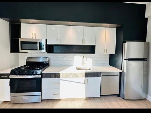 4th image of 502 William St #1DD