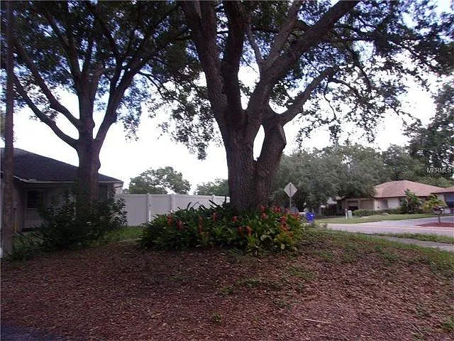 3721 Farnham Ct — Photo 17