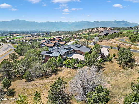 4th image of 228 N Ibapah Peak Dr