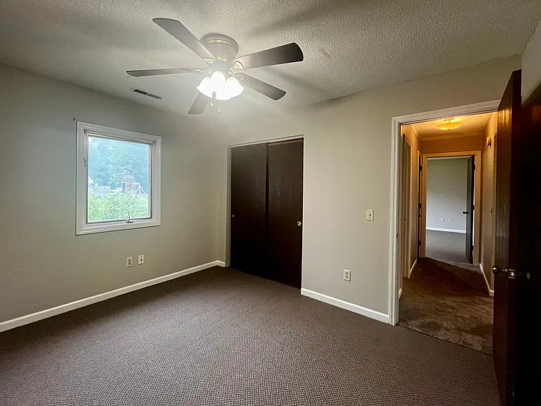 3326 Kendale Dr — Photo 9