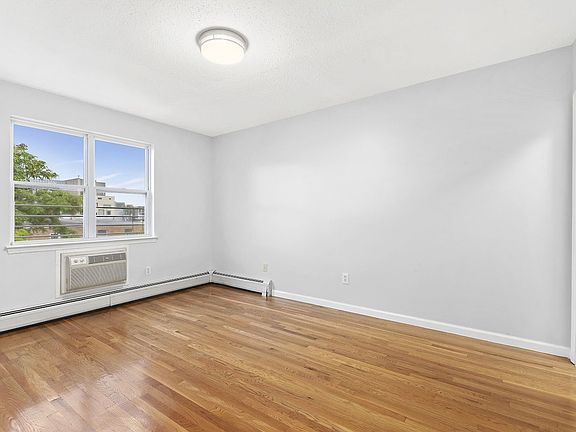 4th image of 689 Bergen St #3