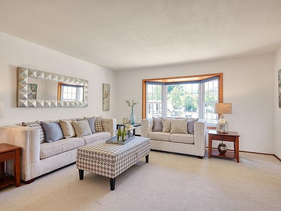 2nd image of 570 Encino Dr