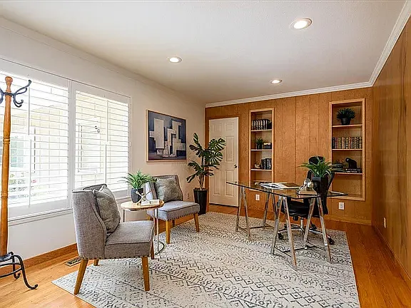 1027 Edmonds Ct — Photo 13