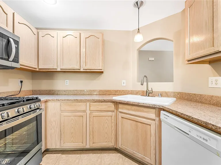 2050 W Warm Springs Rd #2411 — Photo 15