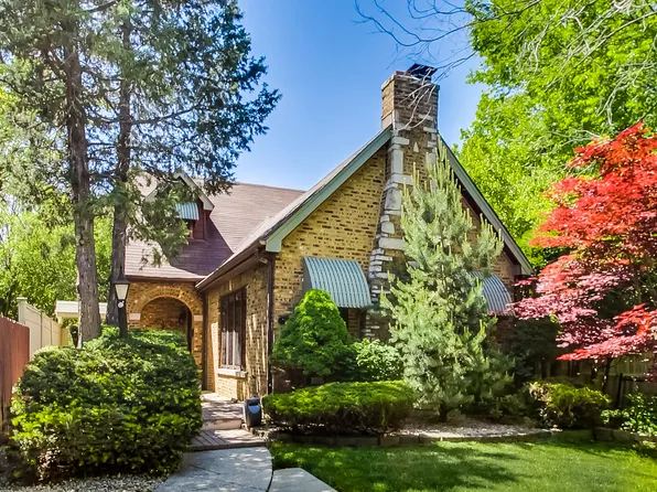 5040 N Central Park Ave, Chicago, IL 60625