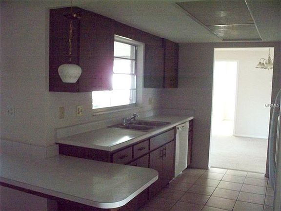 3rd image of 1845 Glenville Dr