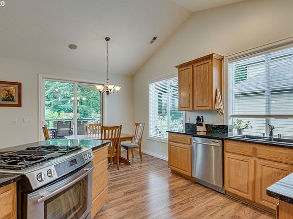 5th image of 3706 NE 101st St