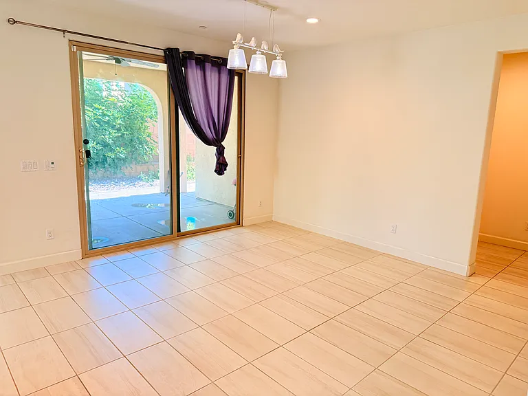 2751 E Agrarian St — Photo 13