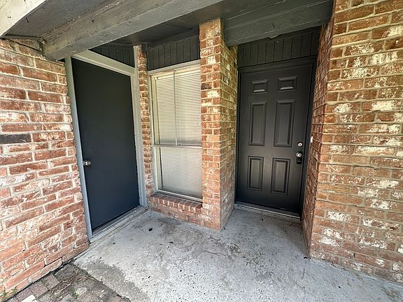3rd image of 15007 Cypress Falls Dr