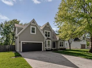 15216 Woodson St, Overland Park, KS 66223