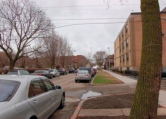 2nd image of 1421 W Birchwood Ave APT 1W