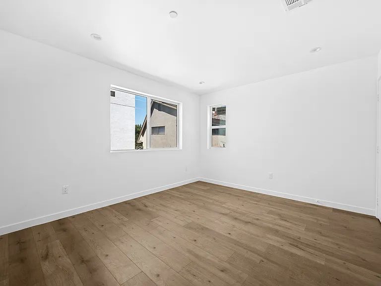 6830 Hazeltine Ave — Photo 51